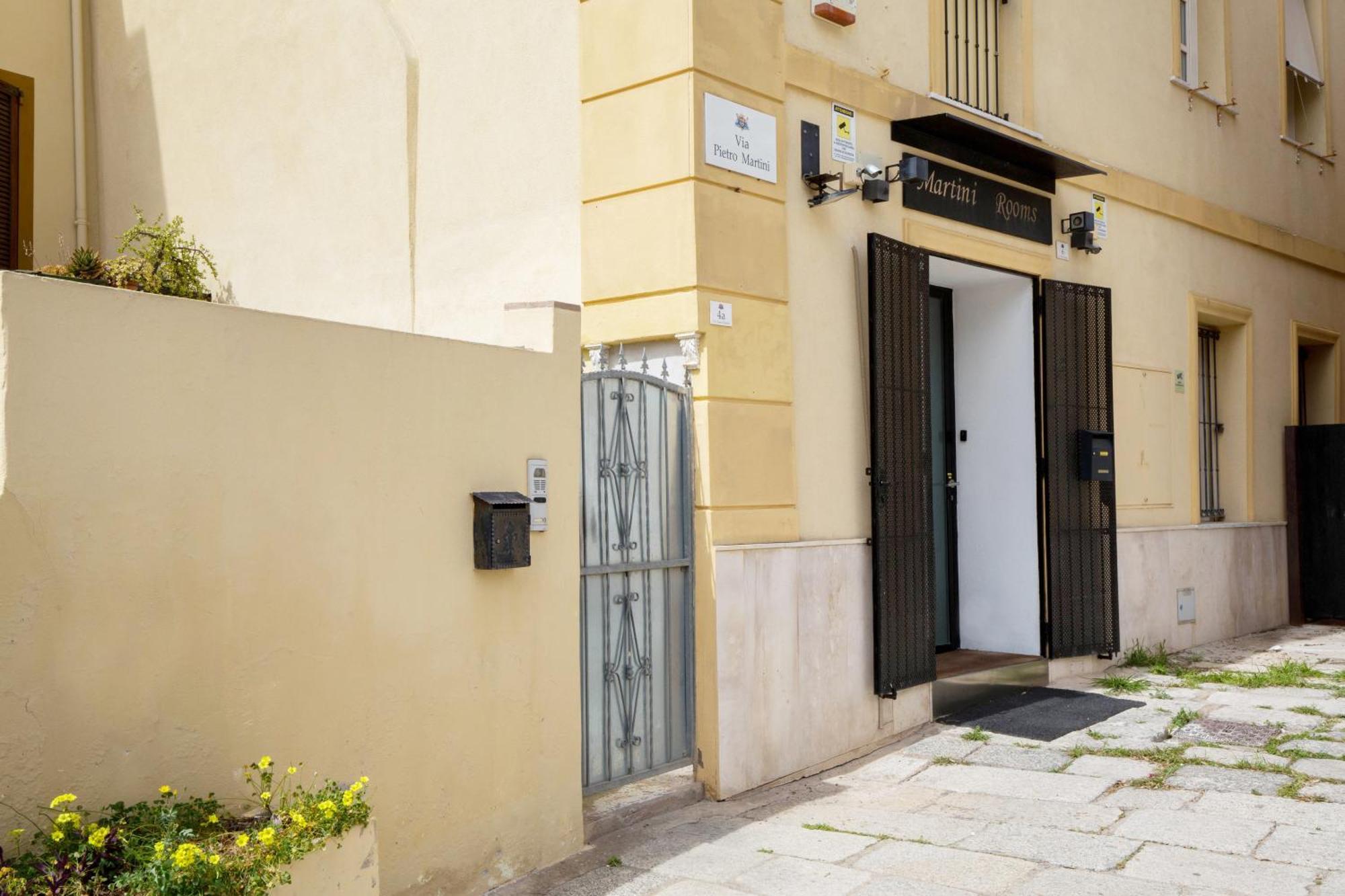 Martini Rooms Castello Каляри Екстериор снимка