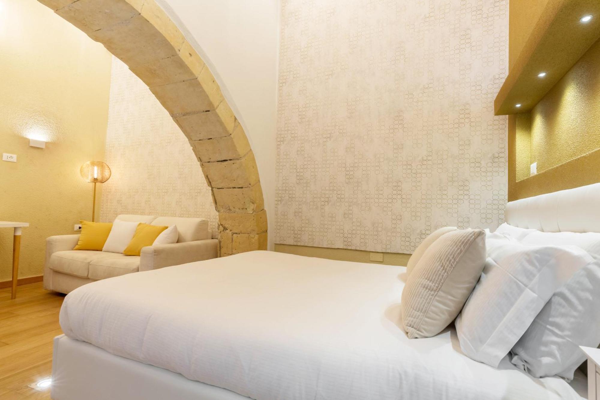Martini Rooms Castello Каляри Екстериор снимка