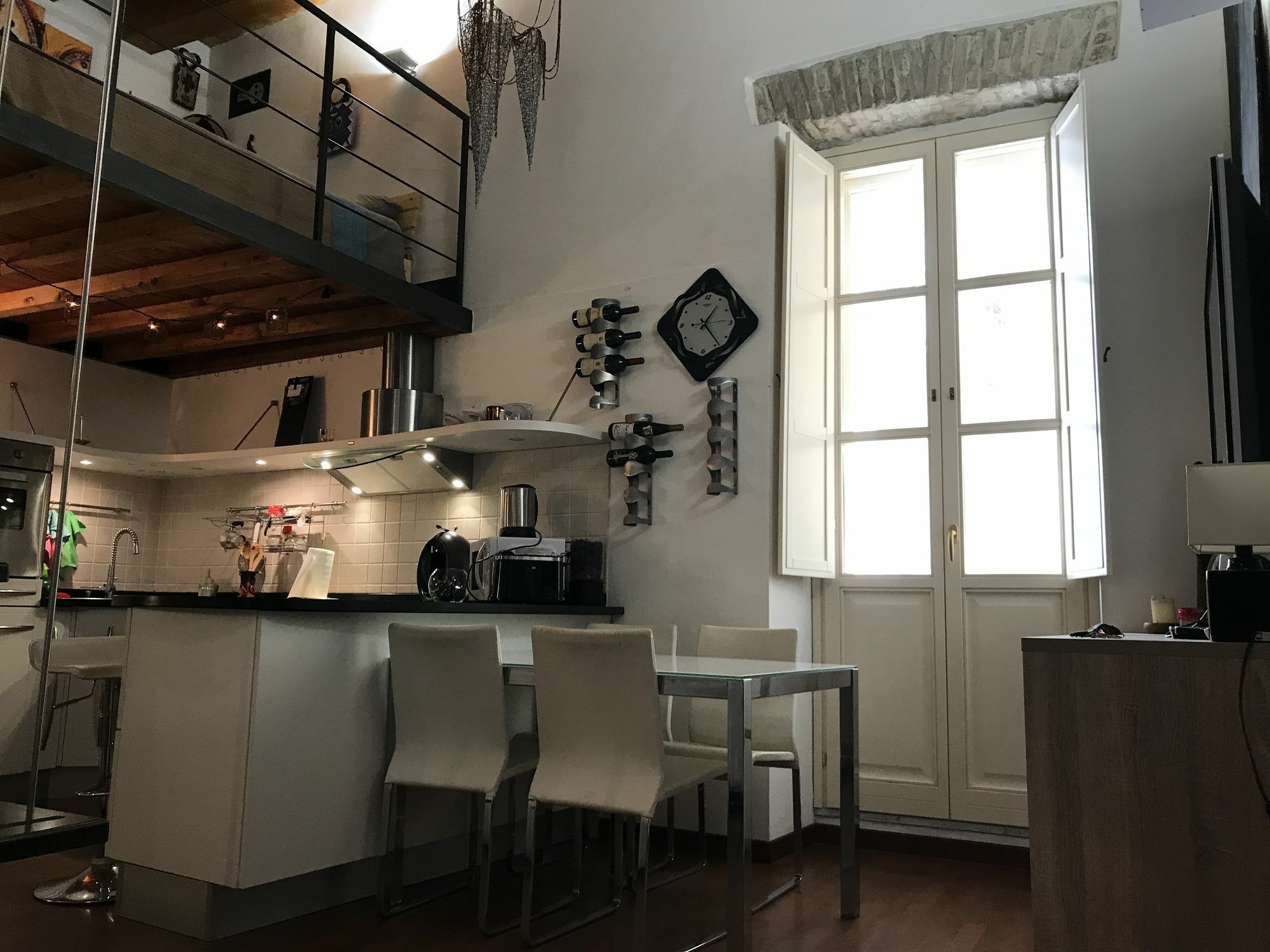 Martini Rooms Castello Каляри Екстериор снимка